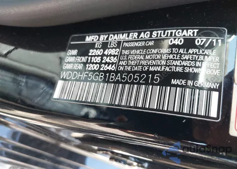 2011 Mercedes-Benz E 350 z USA, uszkodzony, nr VIN WDDHF5GB1BA505215